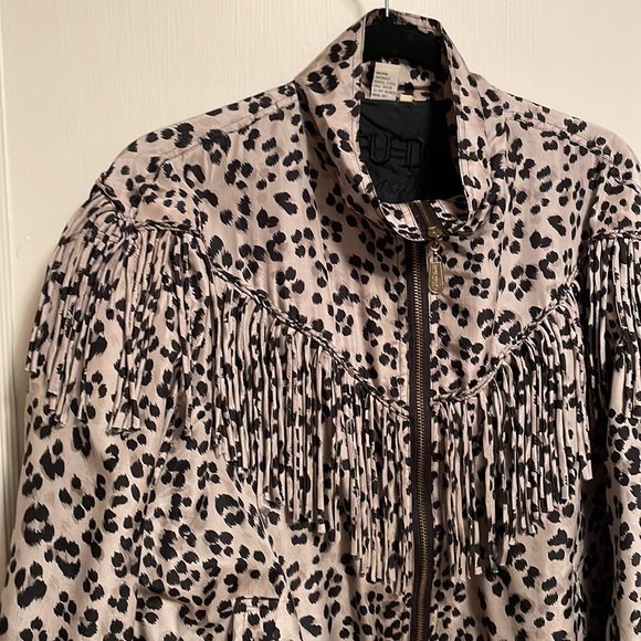 ICONIC 80s urban cowgirl — Fuda International silk leopard fringe bomber jacket - Picture 4 of 8